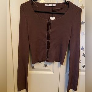 Brown ZARA tight-fitting long sleeve cardigan with velour buttons, Size Small